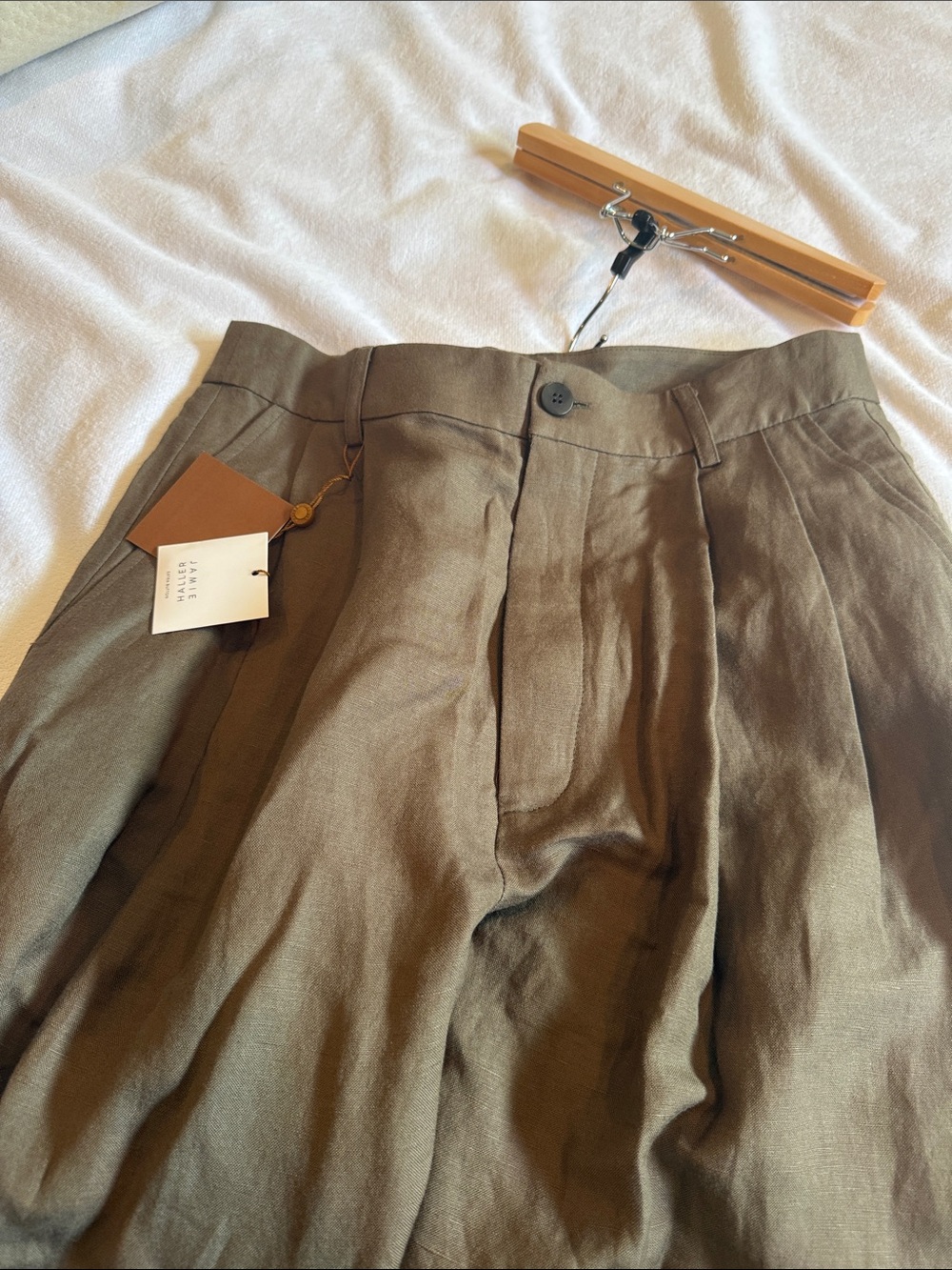 NWT Jamie Haller Taper leg pants in olive size 2